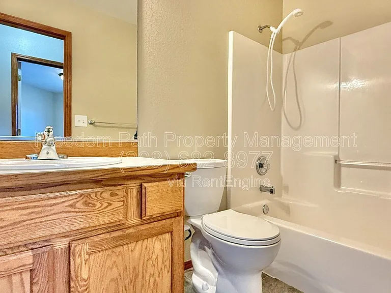 1930 W Canfield Ave — Photo 13