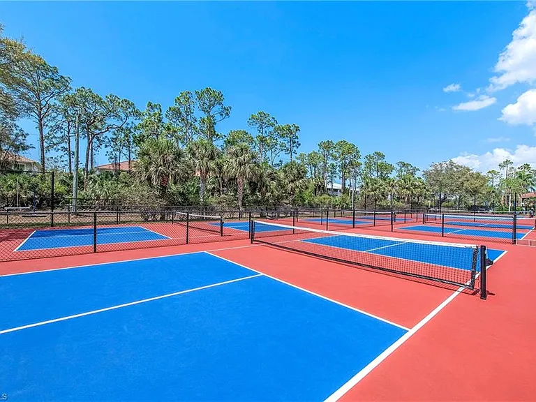 209 Robin Hood Cir #201 — Photo 27
