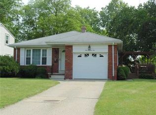 902 Phillips St, Maumee, OH 43537