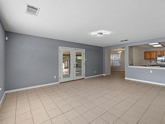5th image of 1704 Matagorda Dr