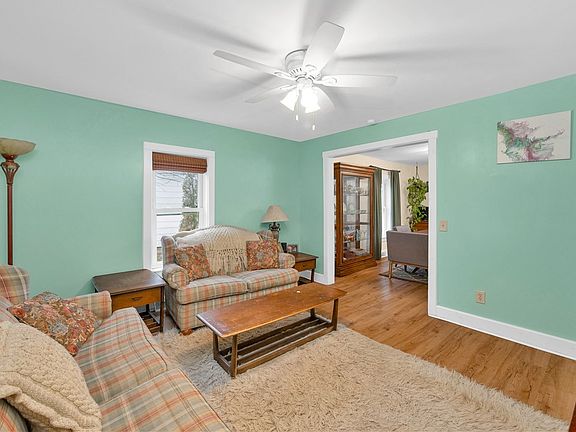 4th image of 618 Riverside Ave