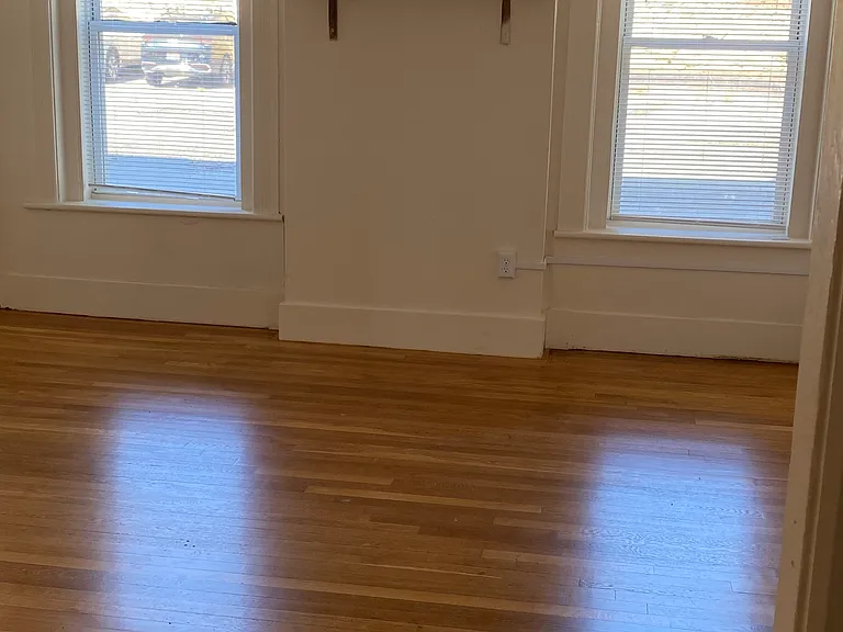 24 Eden St #4 — Photo 3