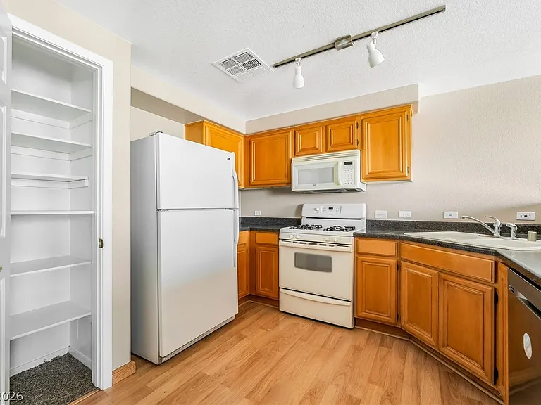 10245 S Maryland Pkwy #132 — Photo 12