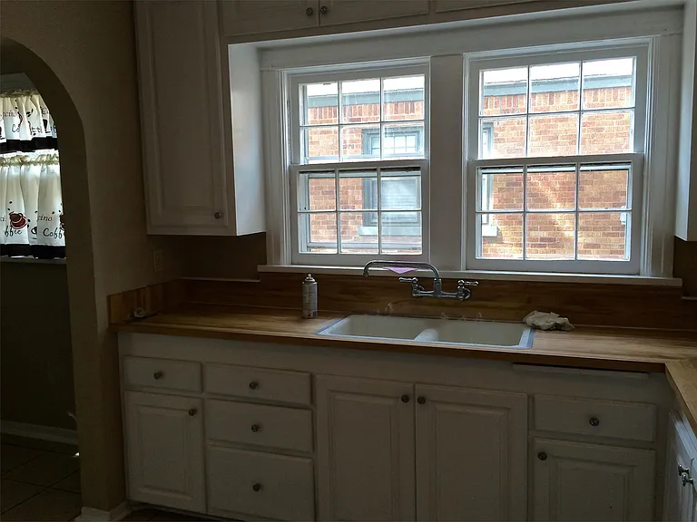 1202 S Travis St — Photo 9