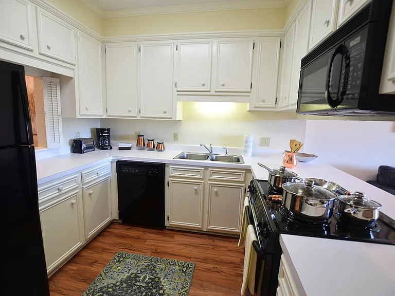 Northpointe Village Apartments — Photo 12