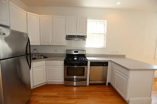 3446 N Bell Ave — Photo 2