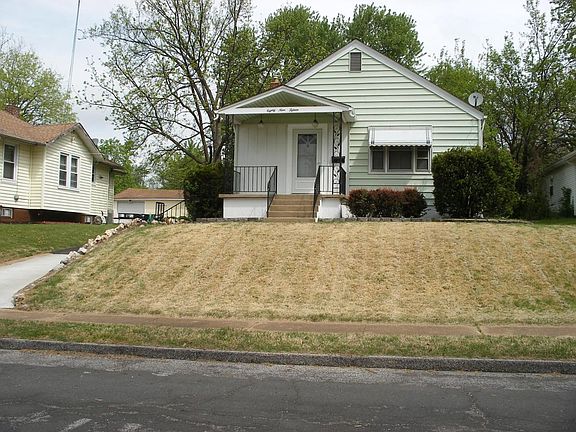 2nd image of 8915 Argyle Ave