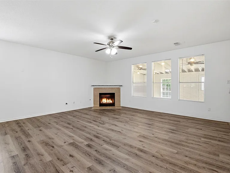 18427 Grove Brook Ln — Photo 10