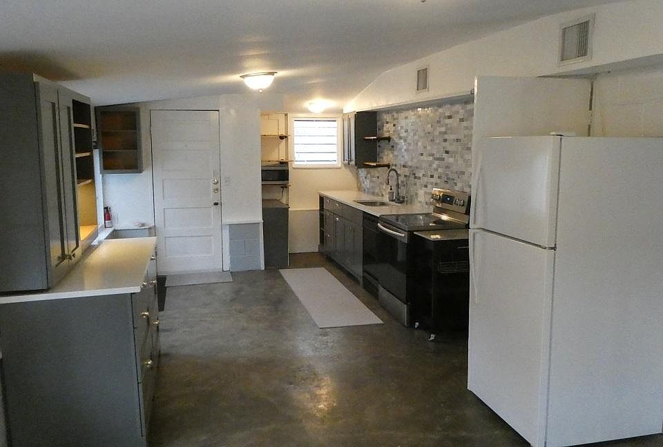 Kitchen and coffee bar.