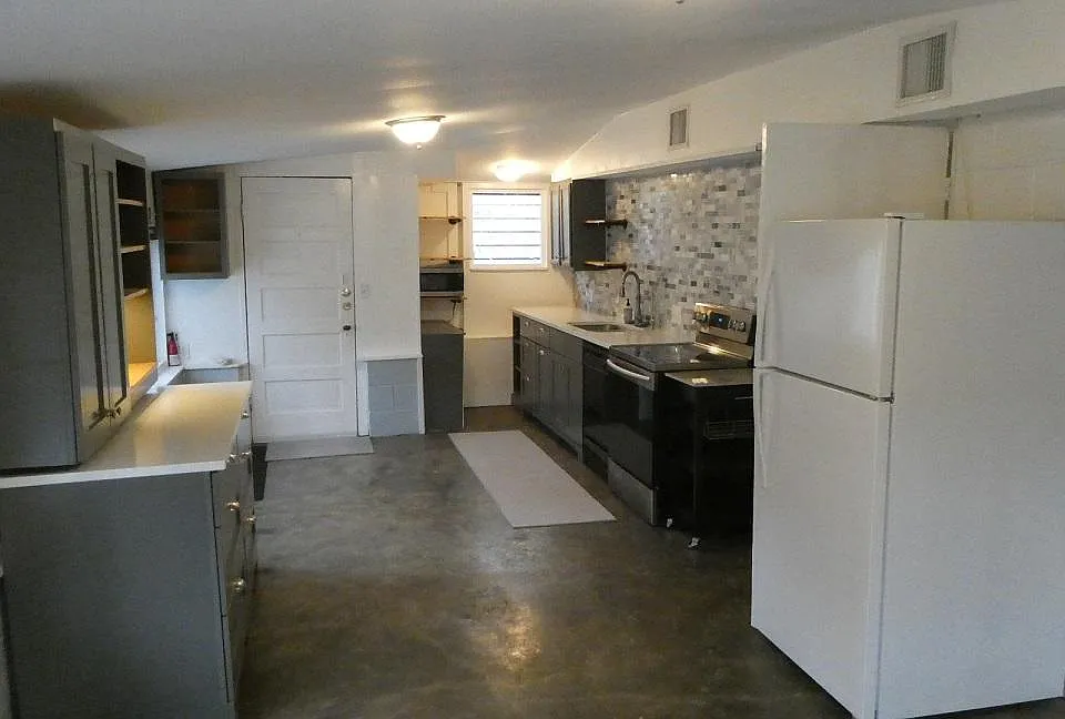 Kitchen and coffee bar.