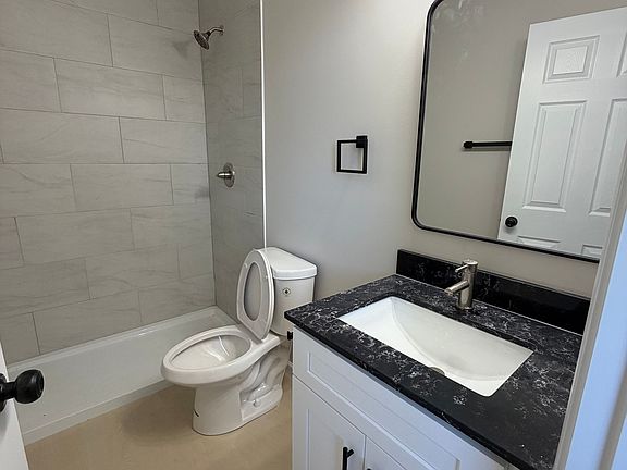 2nd image of 3900 Roland Ave #14
