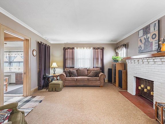 5th image of 915 15th St