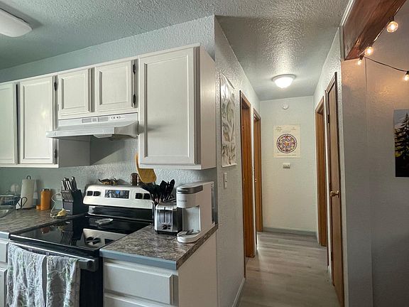 2nd image of 28 Steelhead Rd #2