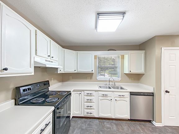 4th image of 1601 Herrin Dr