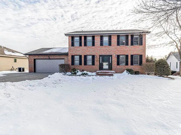 411 Redbud Dr, Junction City, KS 66441