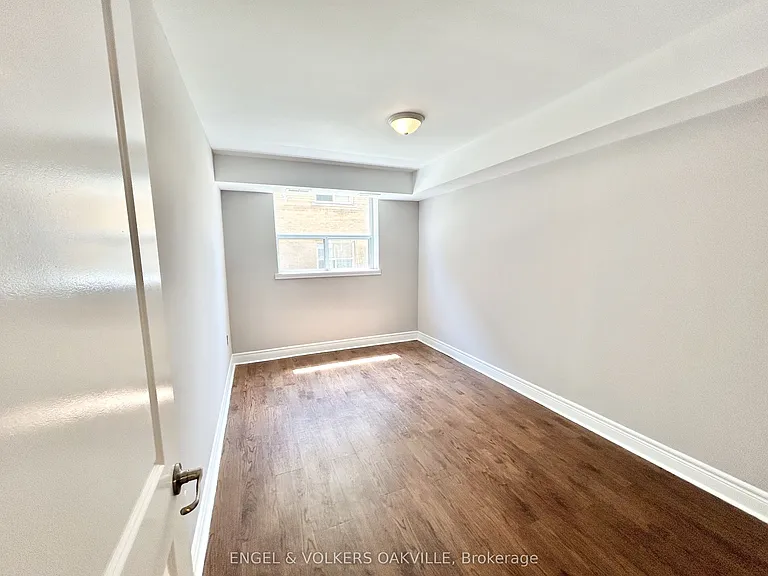 100 25th St #14 — Photo 5