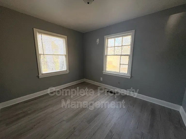 604 Lexington St — Photo 7