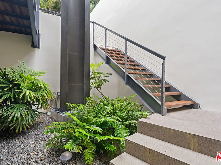 2207 Bowmont Dr — Photo 51