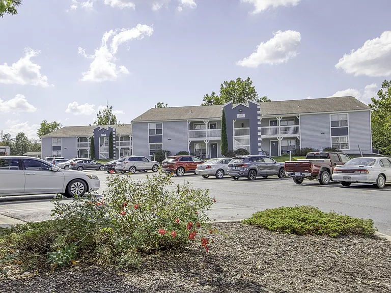 Pheasant Run Apartments — Photo 24