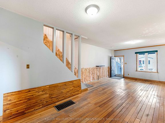 4th image of 8 Woodlee Rd
