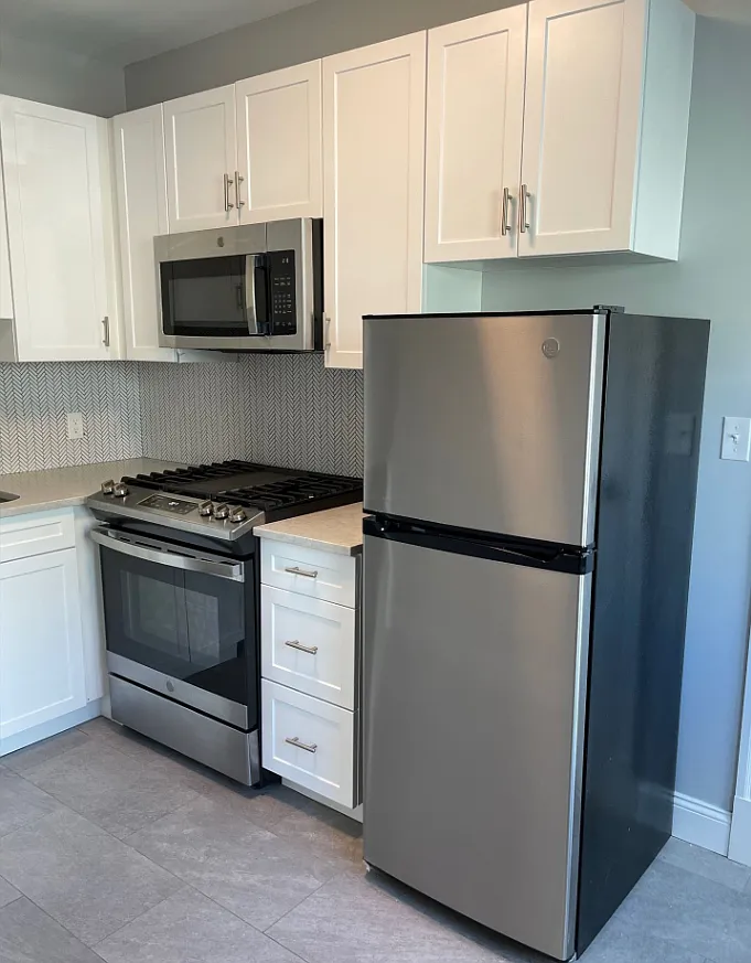 Studio, 415 sqft, $2,000 — Photo 1