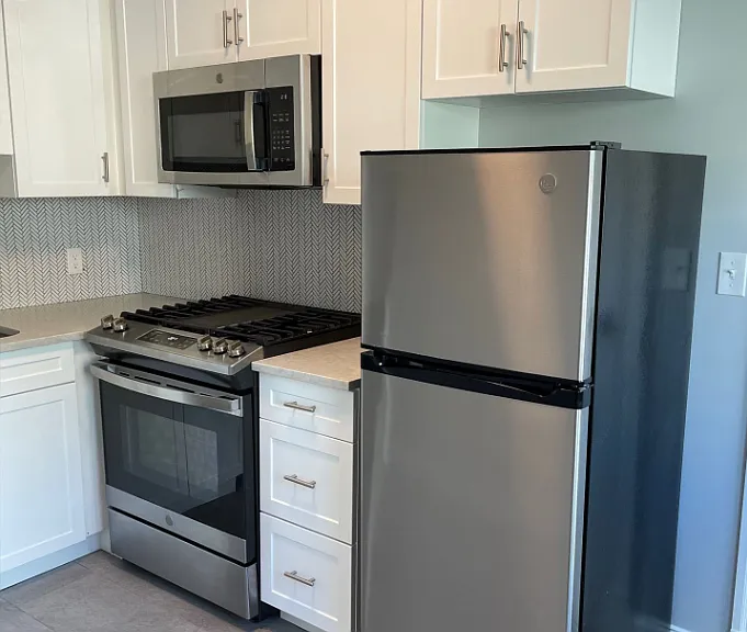 230 Lafayette St #10 — Photo 2