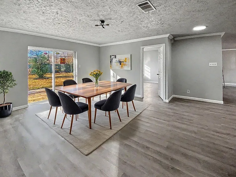 414 Arlington St — Photo 5