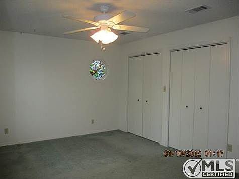 5th image of 424 Lakeshore Dr
