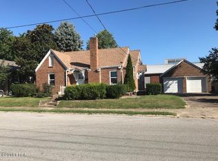 207 E Church St, Benton, IL 62812