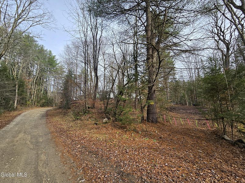 3rd image of 345 Kelly Road