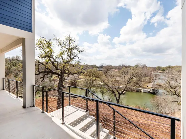 334 Lake Dr, Buchanan Dam, TX 78609