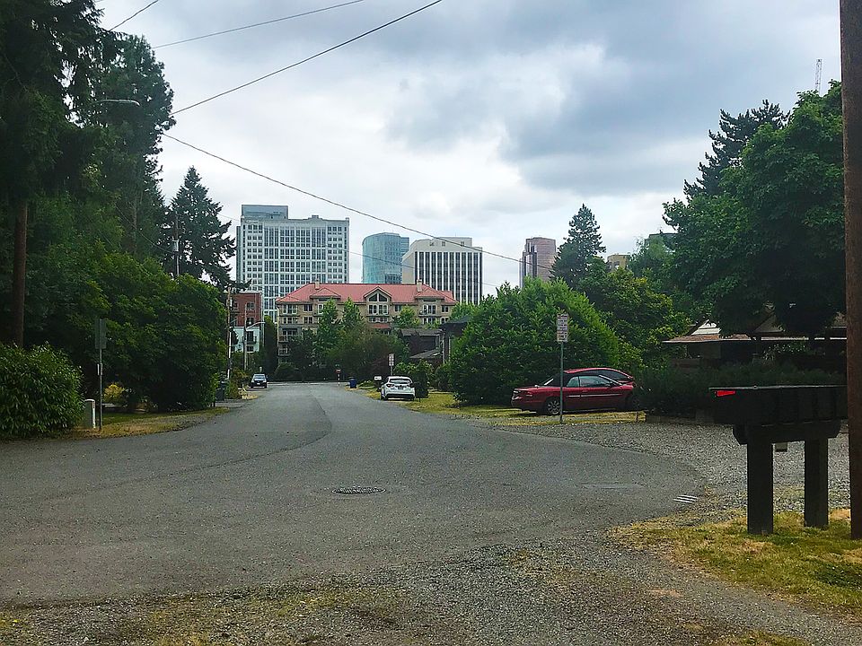 2nd image of 1256 111th Ave NE