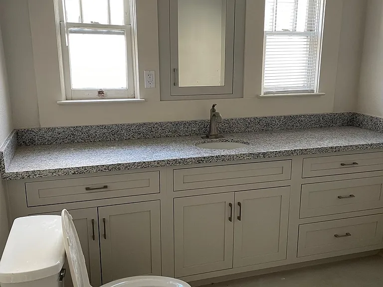 1342 N Van Ness Ave — Photo 6