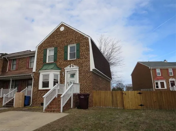 316 San Roman Dr, Chesapeake, VA 23322