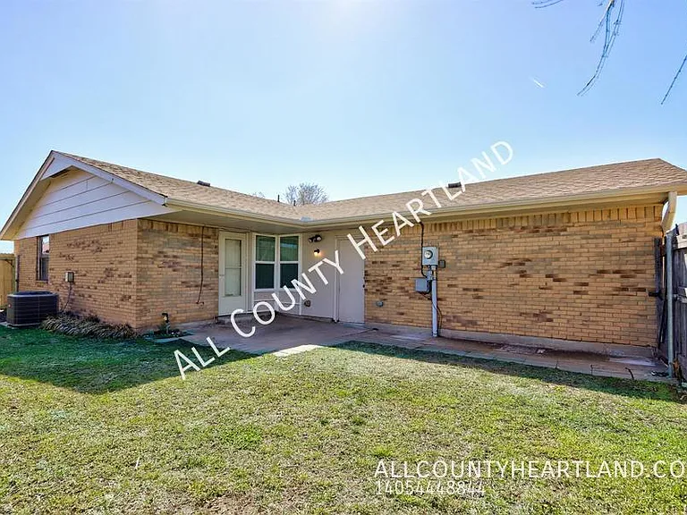 2121 Meench Dr — Photo 23