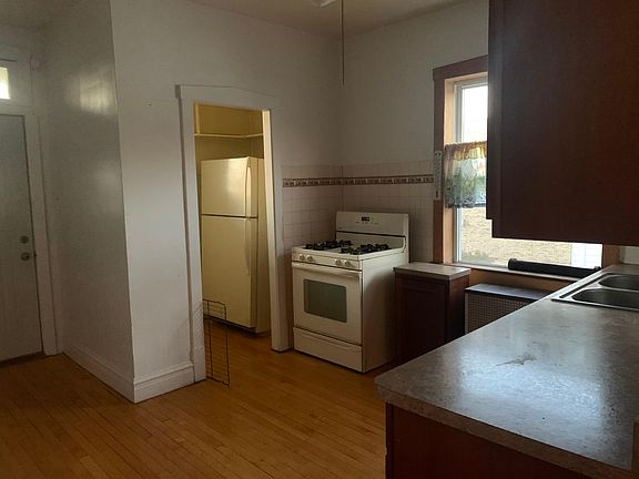 3rd image of 4248 N Albany Ave #2