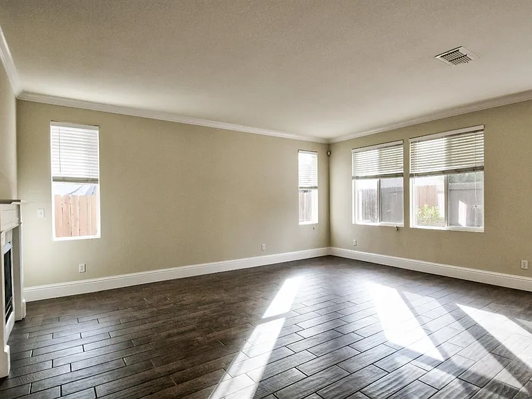 1804 Waterfall Dr — Photo 9