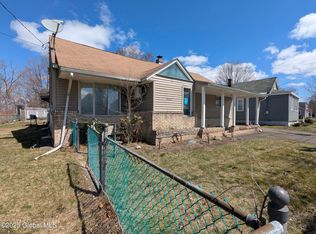 14 Princetown Rd, Schenectady, NY 12306