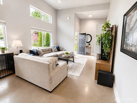 4th image of 4546 Decatur Drive