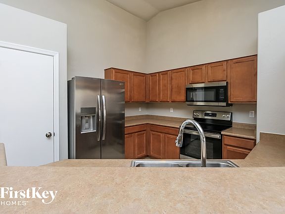 4th image of 7023 S 38th Dr