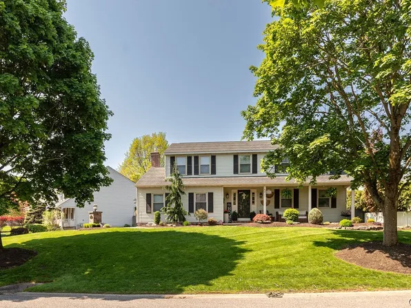 5021 Chesapeake Dr, North Syracuse, NY 13212