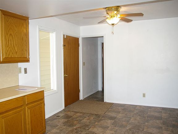 5th image of 810 Lynn Dr