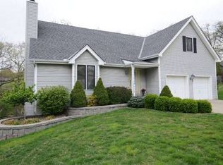 2113 SW Waterford Pl, Blue Springs, MO 64015