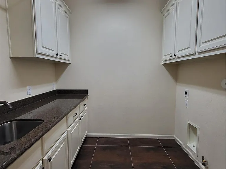 8811 Van Allen Dr — Photo 17