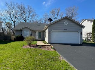 2525 Silver Rock Dr, Crest Hill, IL 60403