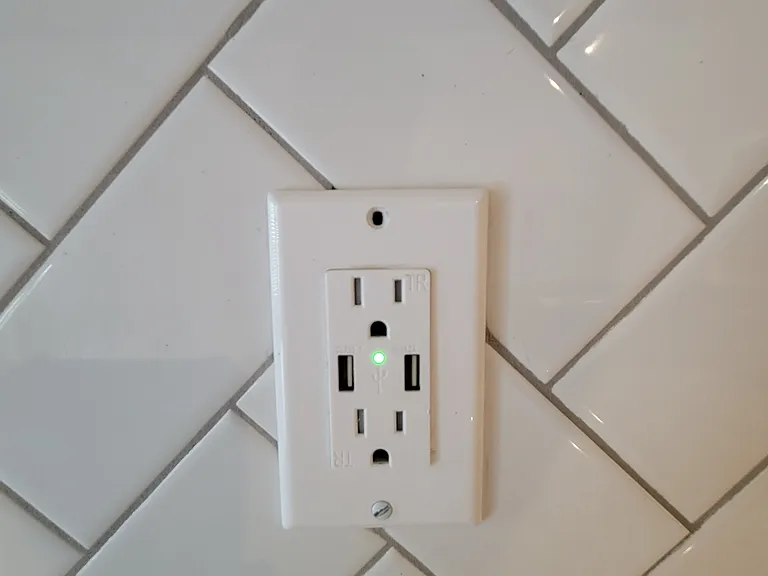 Kitchen outlet with USB ports