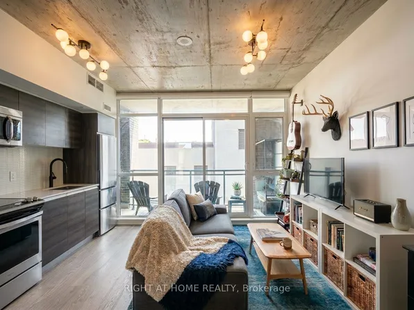 1190 Dundas St E, Toronto, ON