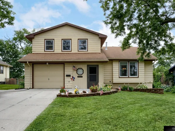1401 Sunbury Dr, Bellevue, NE 68005