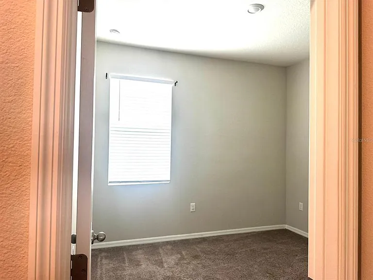 863 Hudson Valley Dr — Photo 16