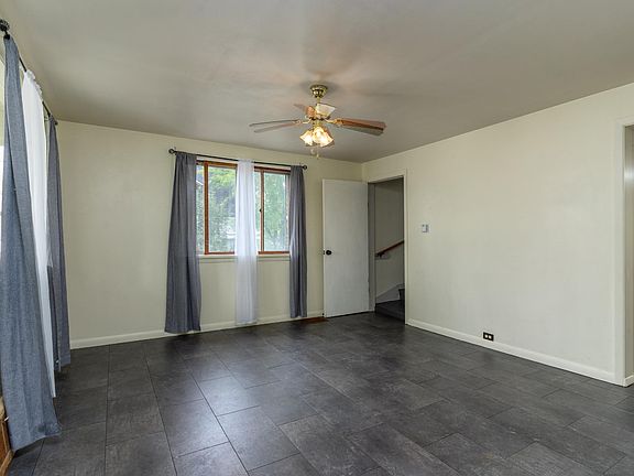 4th image of 109 S 4th St